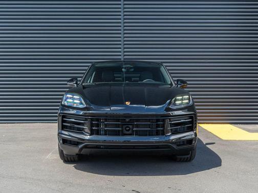 Chromite Black Metallic 2026 Porsche Cayenne Cayenne