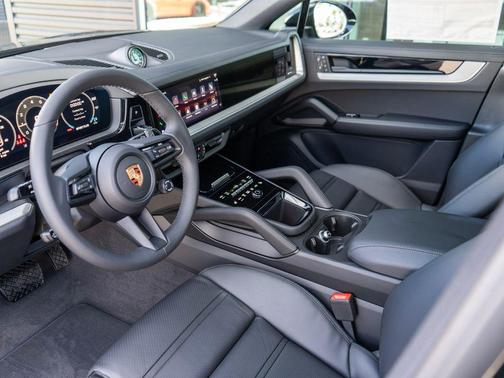 Chromite Black Metallic 2026 Porsche Cayenne Cayenne