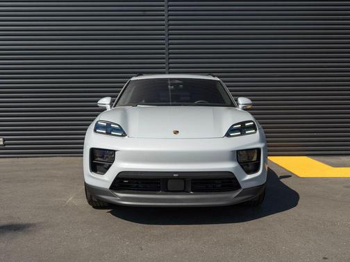 Ice 2026 Porsche Macan Macan Electric