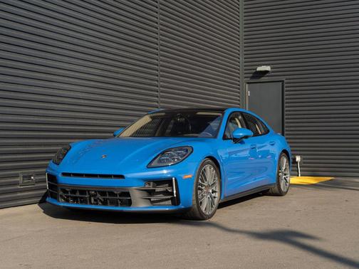 2025 Porsche Panamera RWD
