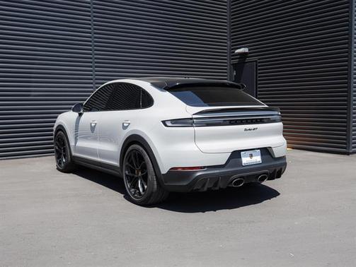 2024 Porsche Cayenne Turbo GT