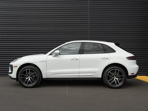 2025 Porsche Macan AWD
