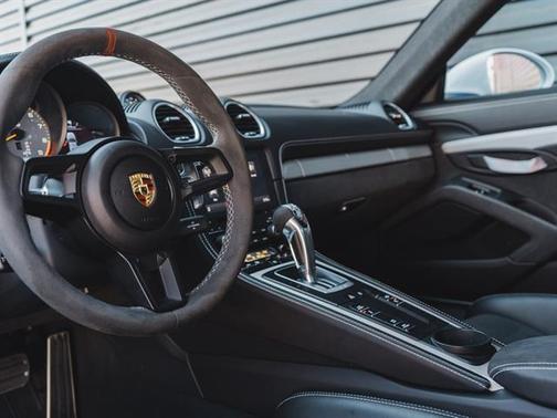 2022 Porsche 718 Cayman GT4