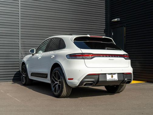 2026 Porsche Macan 