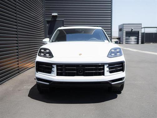 2024 Porsche Cayenne AWD