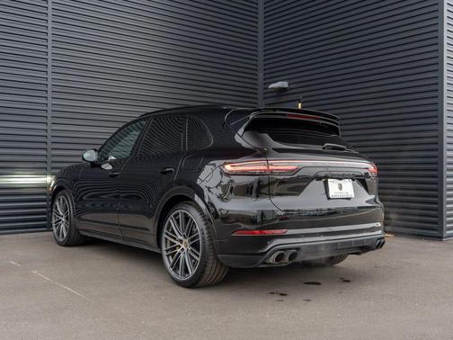 2021 Porsche Cayenne Cayenne Turbo S E-Hybrid