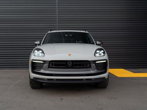 2026 Porsche Macan T