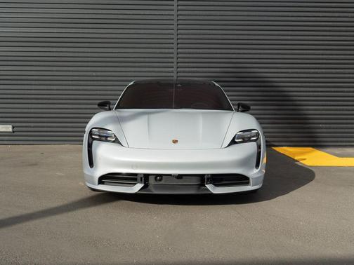 2021 Porsche Taycan Turbo