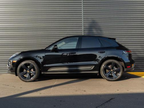 2022 Porsche Macan 
