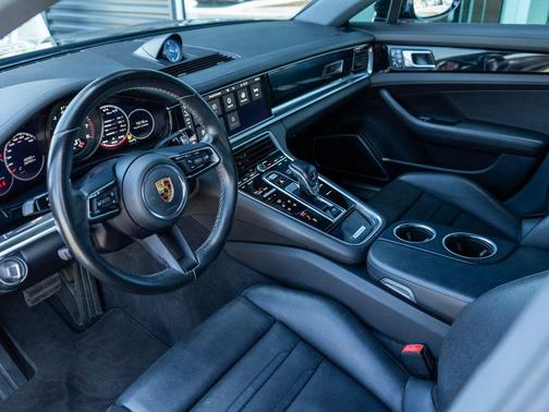 Jet Black Metallic 2021 Porsche Panamera 4