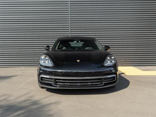 2018 Porsche Panamera 4