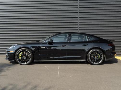 2018 Porsche Panamera 4