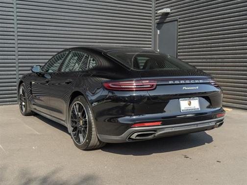 2018 Porsche Panamera 4