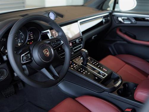 2025 Porsche Macan T