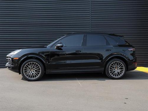 2023 Porsche Cayenne Platinum Edition