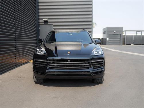 2023 Porsche Cayenne Platinum Edition