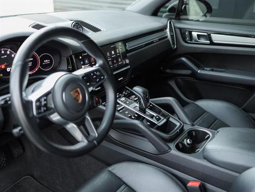 2023 Porsche Cayenne Platinum Edition