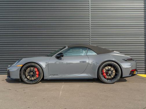 2026 Porsche 911 Carrera 4 GTS