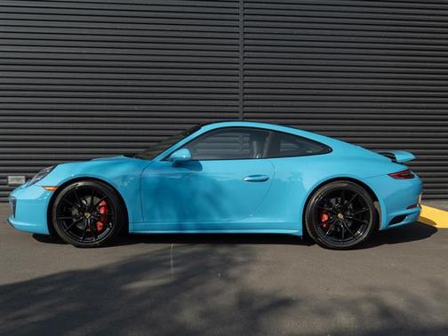 2017 Porsche 911 Carrera 4S