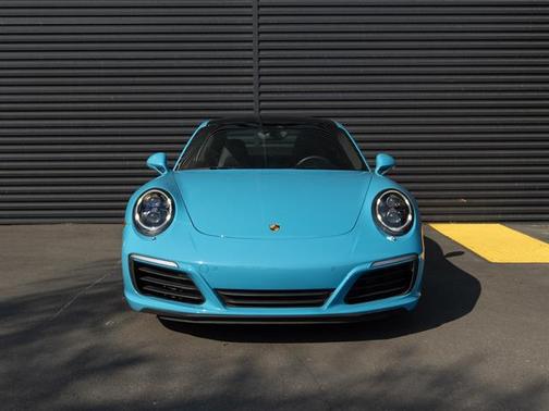 2017 Porsche 911 Carrera 4S