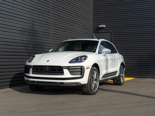 2026 Porsche Macan 