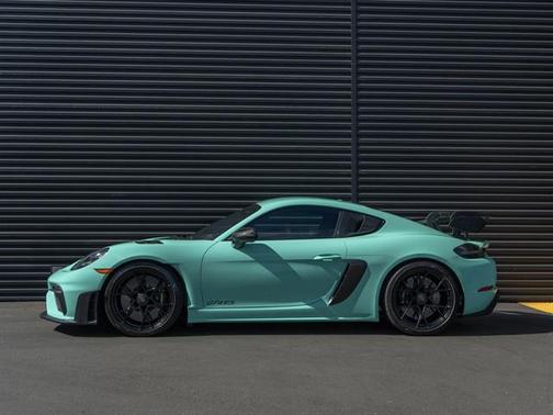 2024 Porsche 718 Cayman GT4 RS