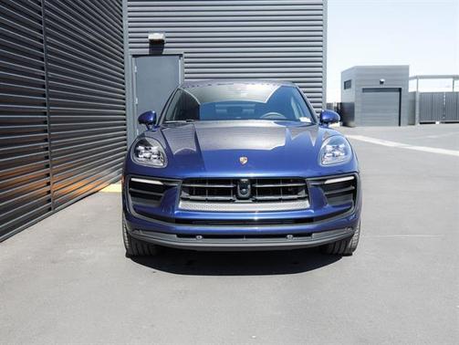 2024 Porsche Macan Base