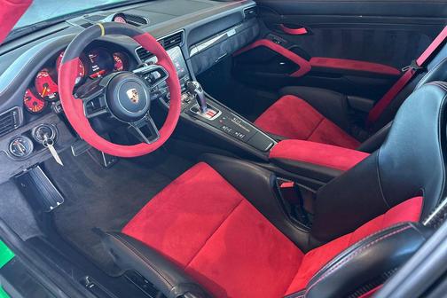 2018 Porsche 911 GT2 RS