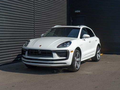 2025 Porsche Macan AWD