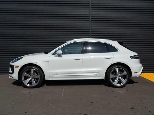2025 Porsche Macan AWD