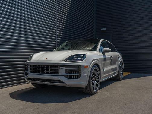 Chalk 2026 Porsche Cayenne GTS
