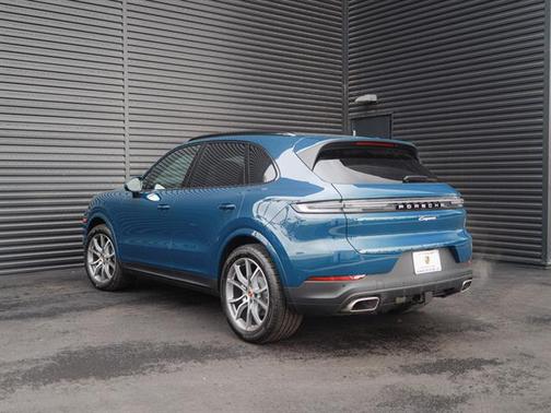 2025 Porsche Cayenne AWD