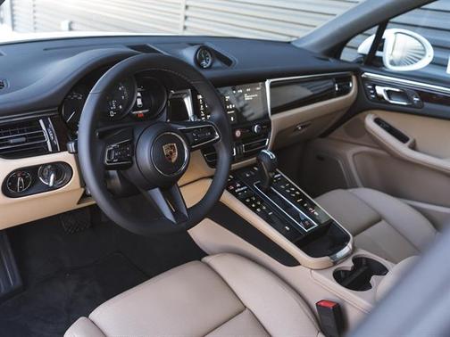 2026 Porsche Macan AWD