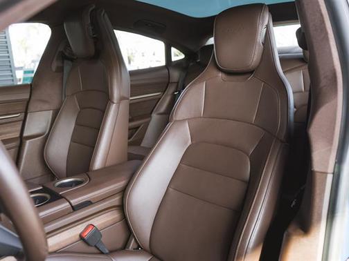 2022 Porsche Taycan Turbo