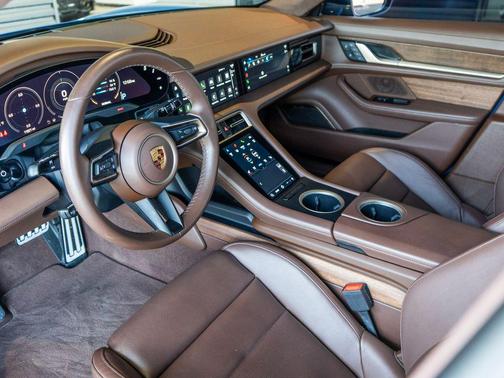 2022 Porsche Taycan Turbo