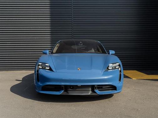 2022 Porsche Taycan Turbo