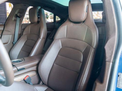 2022 Porsche Taycan Turbo