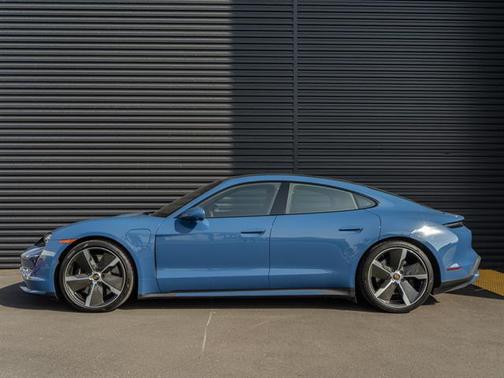 2022 Porsche Taycan Turbo