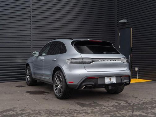 2026 Porsche Macan 