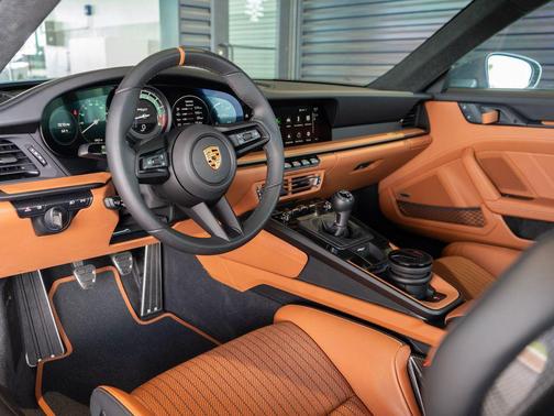 2024 Porsche 911 S/T