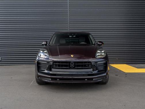 2025 Porsche Macan AWD
