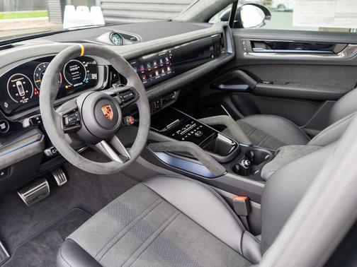 2026 Porsche Cayenne Turbo GT