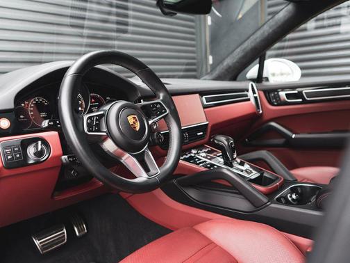 2023 Porsche Cayenne GTS