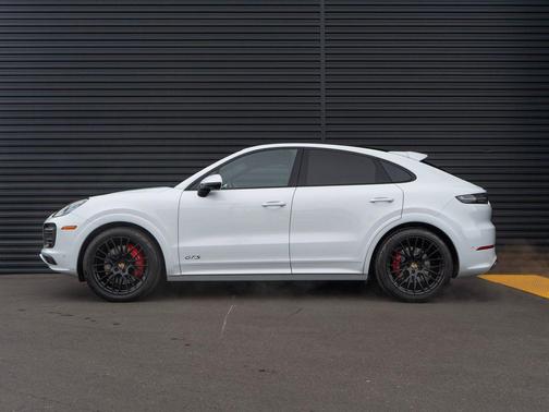 2023 Porsche Cayenne GTS