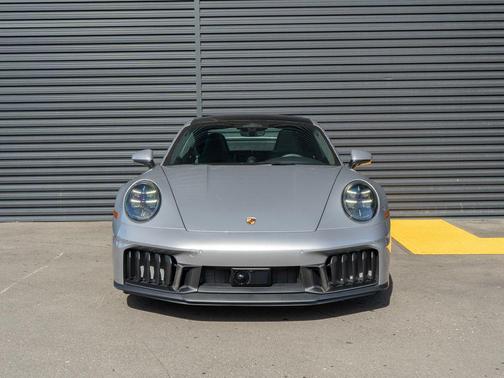 2026 Porsche 911 Carrera GTS