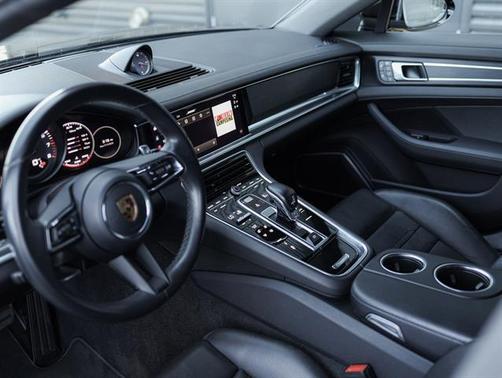 2023 Porsche Panamera 4