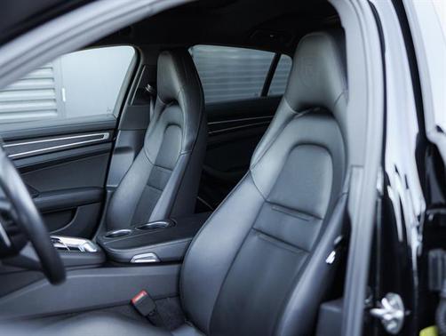 2023 Porsche Panamera 4