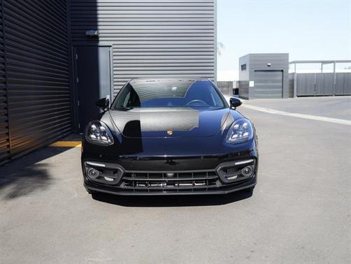 2023 Porsche Panamera 4