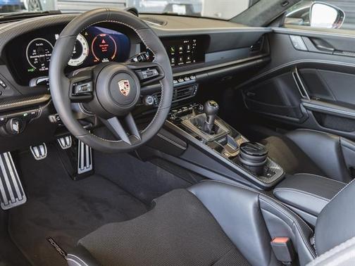 2025 Porsche 911 GT3 w/Touring Package