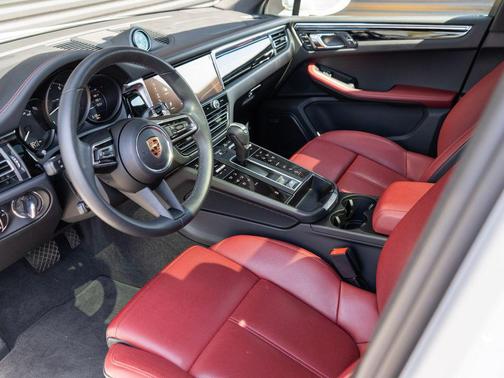 2025 Porsche Macan Macan